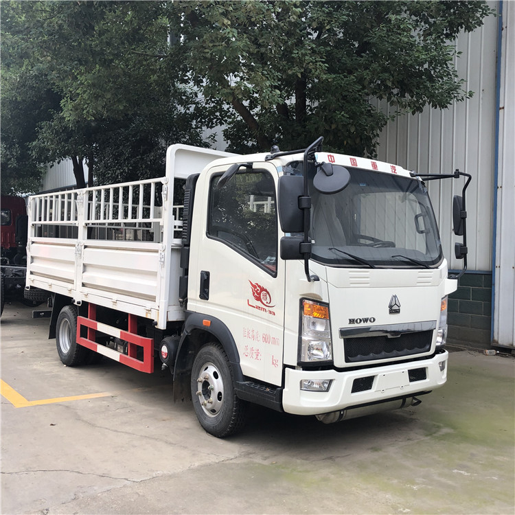 ディーゼル燃料のタイプ5トンの小さい貨物自動車のトラックの貨物トラック5000kgの実際の負荷