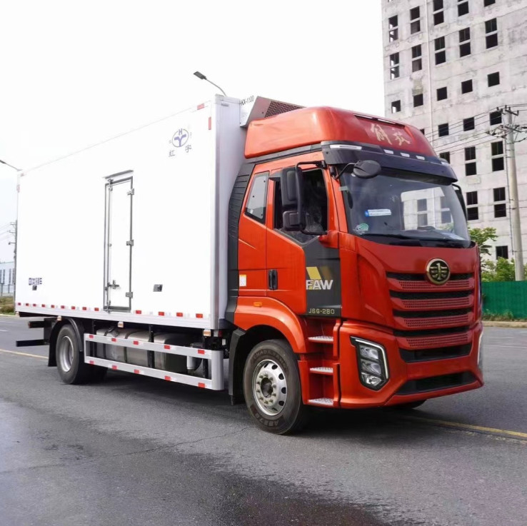 FAW 10トンのリーファーのトラックの冷蔵室のヴァンTruck Forの野菜およびフルーツ