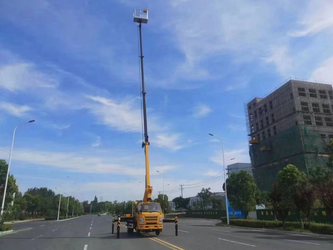 4×2 バケットリフトトラック 116hp 高空作業車両 ユーロ6 空中プラットフォーム トラック