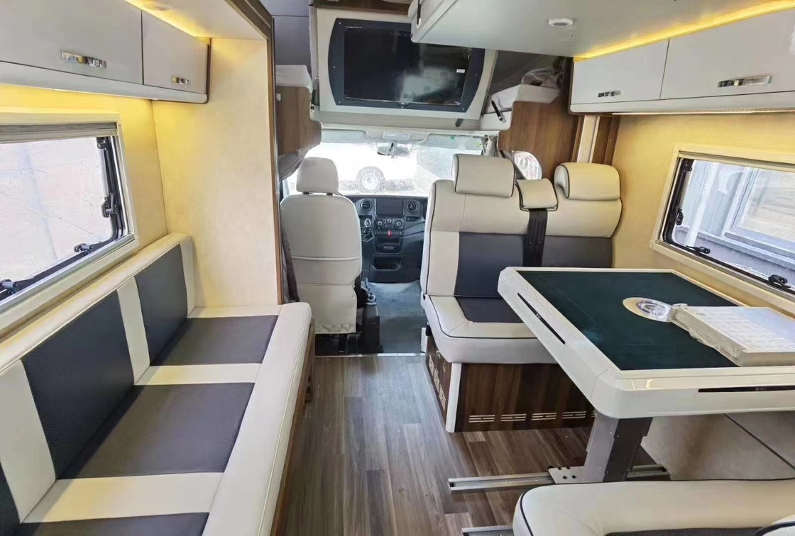 170hpのエンジンの豪華トラベルトレーラー IVECO キャンバス キャラバン OE NO OEM サービス カスタマイズ