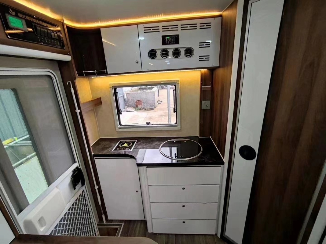 170hpのエンジンの豪華トラベルトレーラー IVECO キャンバス キャラバン OE NO OEM サービス カスタマイズ