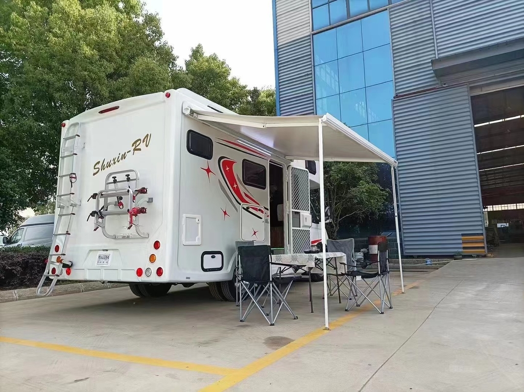 トラベルトレーラー RV キャンピングカム 裸 ローロ船または卸貨船によるワックス
