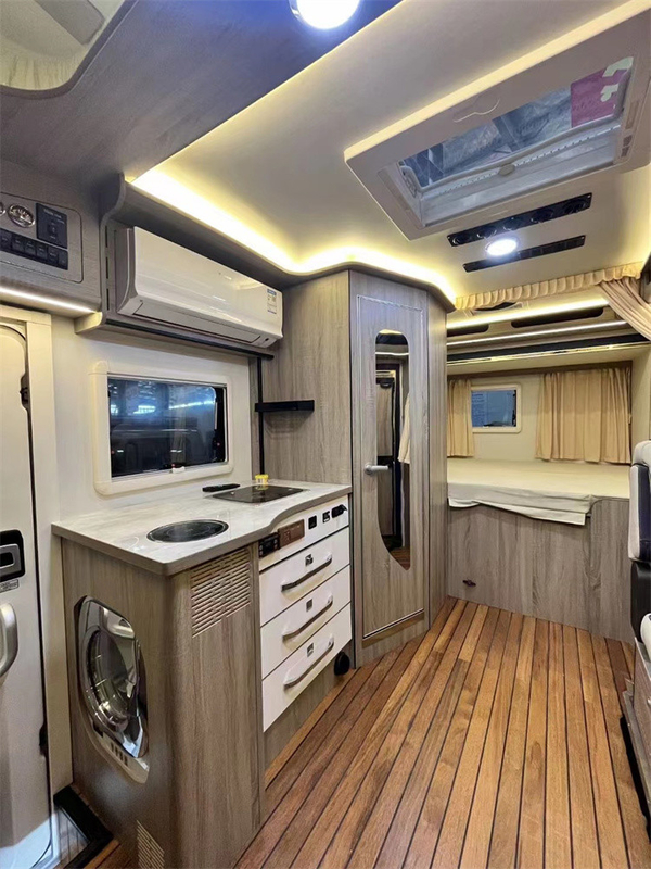 トラベルトレーラー RV キャンピングカム 裸 ローロ船または卸貨船によるワックス