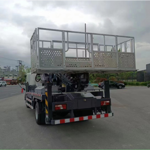 中国 JMC 1385/1425 前後道ベース 空中作業台 トラックディーゼル