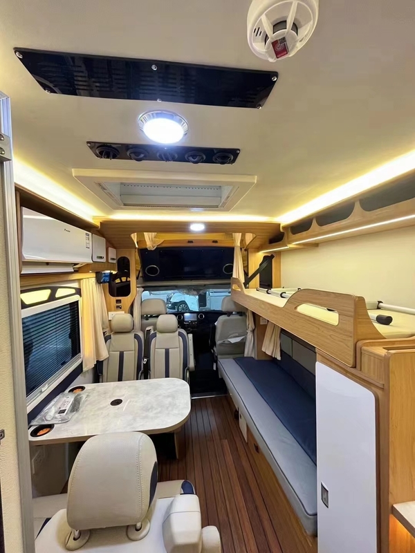 高馬力トラック ベッドキャンピングカー OE NO. CLW 車輪ベース 3360 mm キャンピングキャラバン