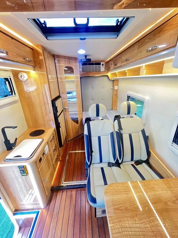 鉄筋構造 RV キャラバン バン 5998*2480*3250 タイヤ235/75R17.5を含む 16PR