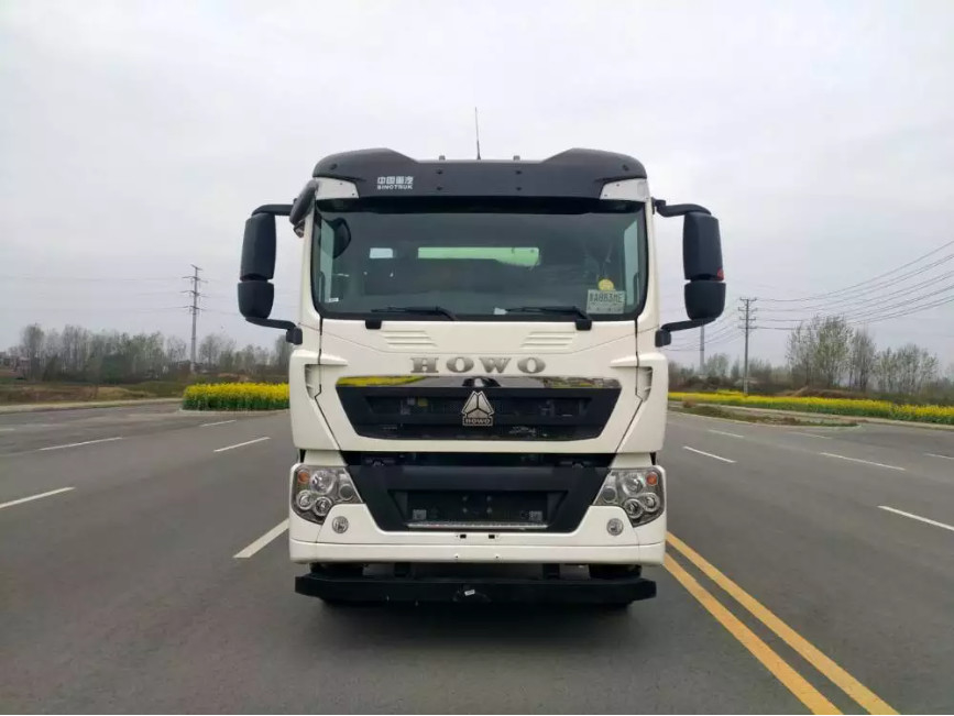 6*4 ドライブ 形式 トラック ミキサー 3825 1350 mm ホイールベースと 336hp 馬力