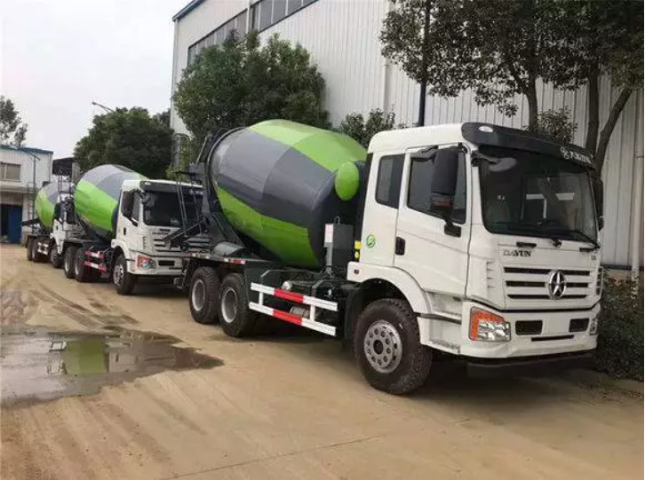 6*4 ドライブ 形式 トラック ミキサー 3825 1350 mm ホイールベースと 336hp 馬力