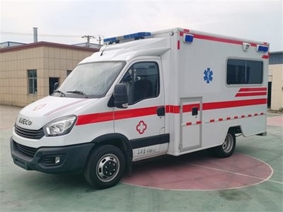 3300 車両総重量 4x4 手動トランスミッション型 救急車