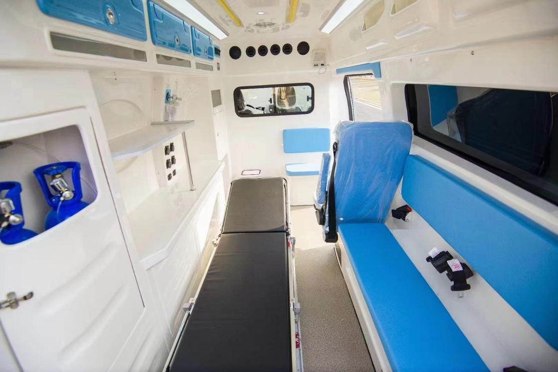 3300 車両総重量 4x4 手動トランスミッション型 救急車