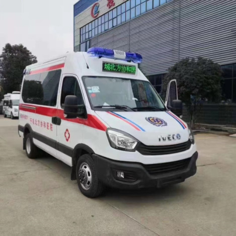 Iveco Ambulance 2800 mm ホイールベース救急車 90KW 定量電力と3550 kg 総重量
