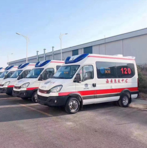 Iveco Ambulance 2800 mm ホイールベース救急車 90KW 定量電力と3550 kg 総重量