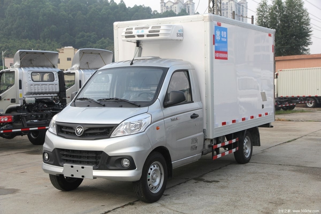 タイプ2トンは冷蔵トラックのFotonガソリン燃料のフリーザー ヴァンを冷やした