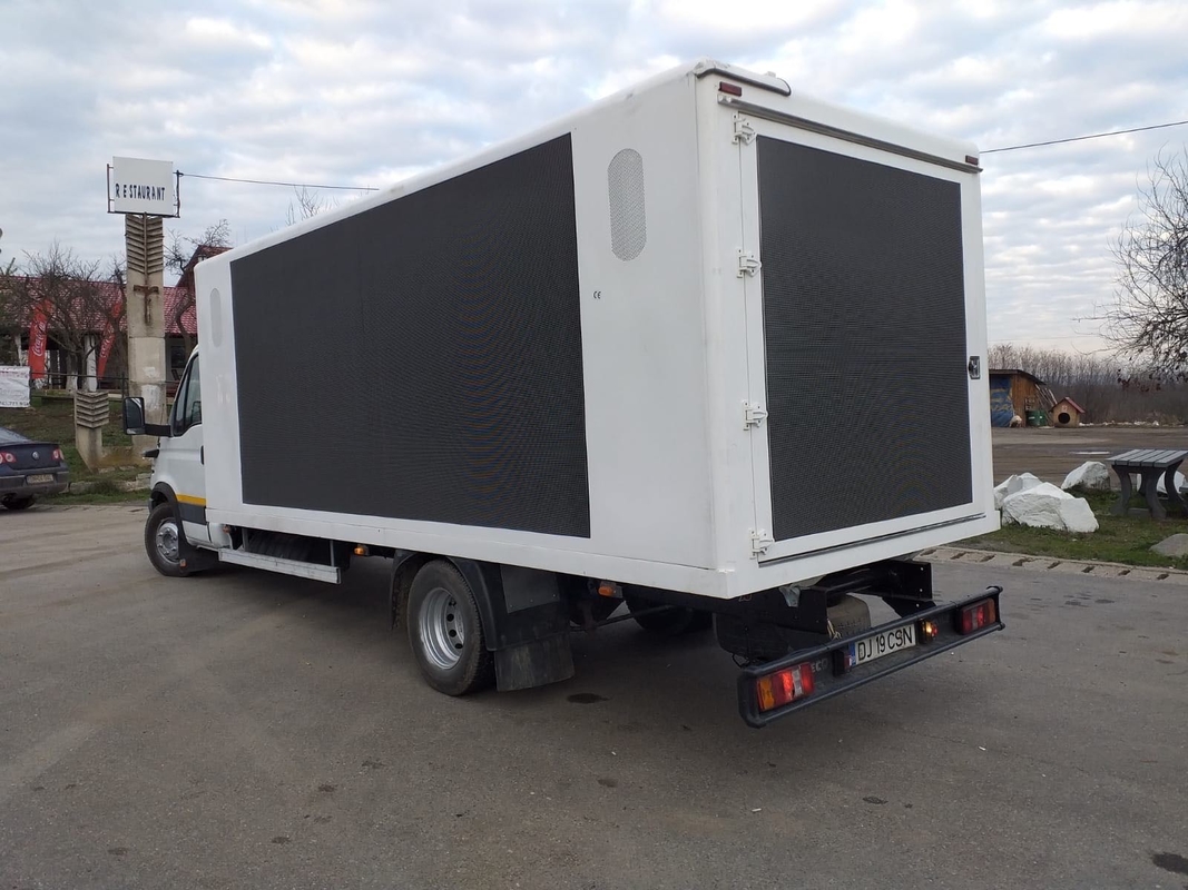 中国のブランド モバイル広告カー P4 P5 P6 P8 P10 LEDディスプレイトラック