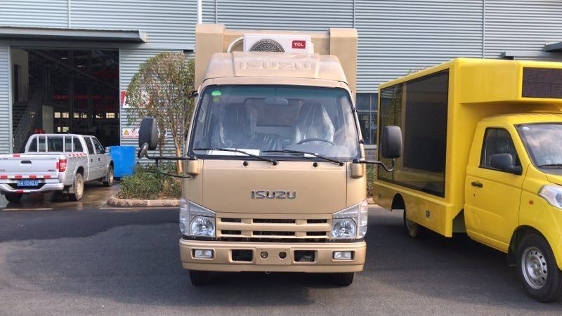 LEDスクリーン 車とオーディオ 屋外広告 ロードショー ステージ トラック ディーゼル マニュアル